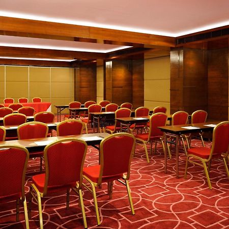 Four Points By Sheraton Ahmedabad Eksteriør bilde