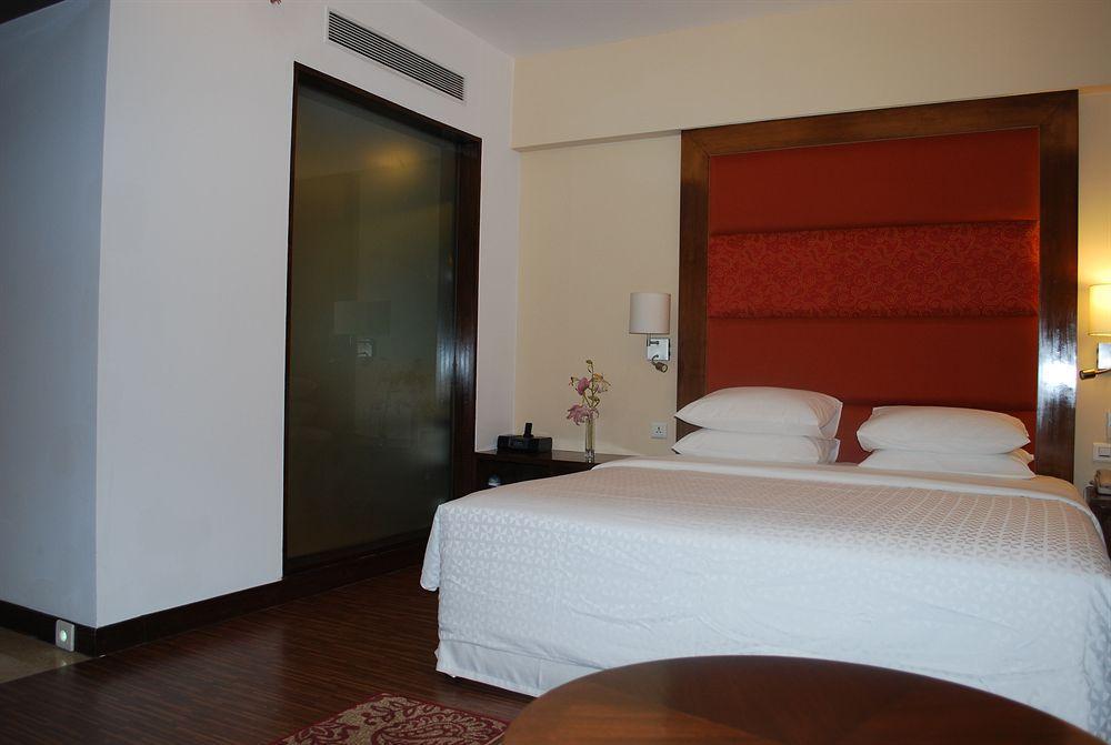 Four Points By Sheraton Ahmedabad Eksteriør bilde