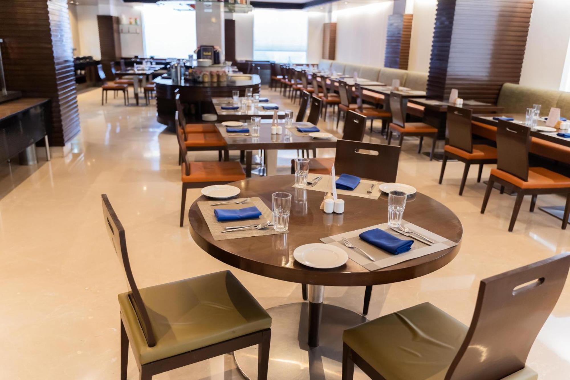 Four Points By Sheraton Ahmedabad Eksteriør bilde