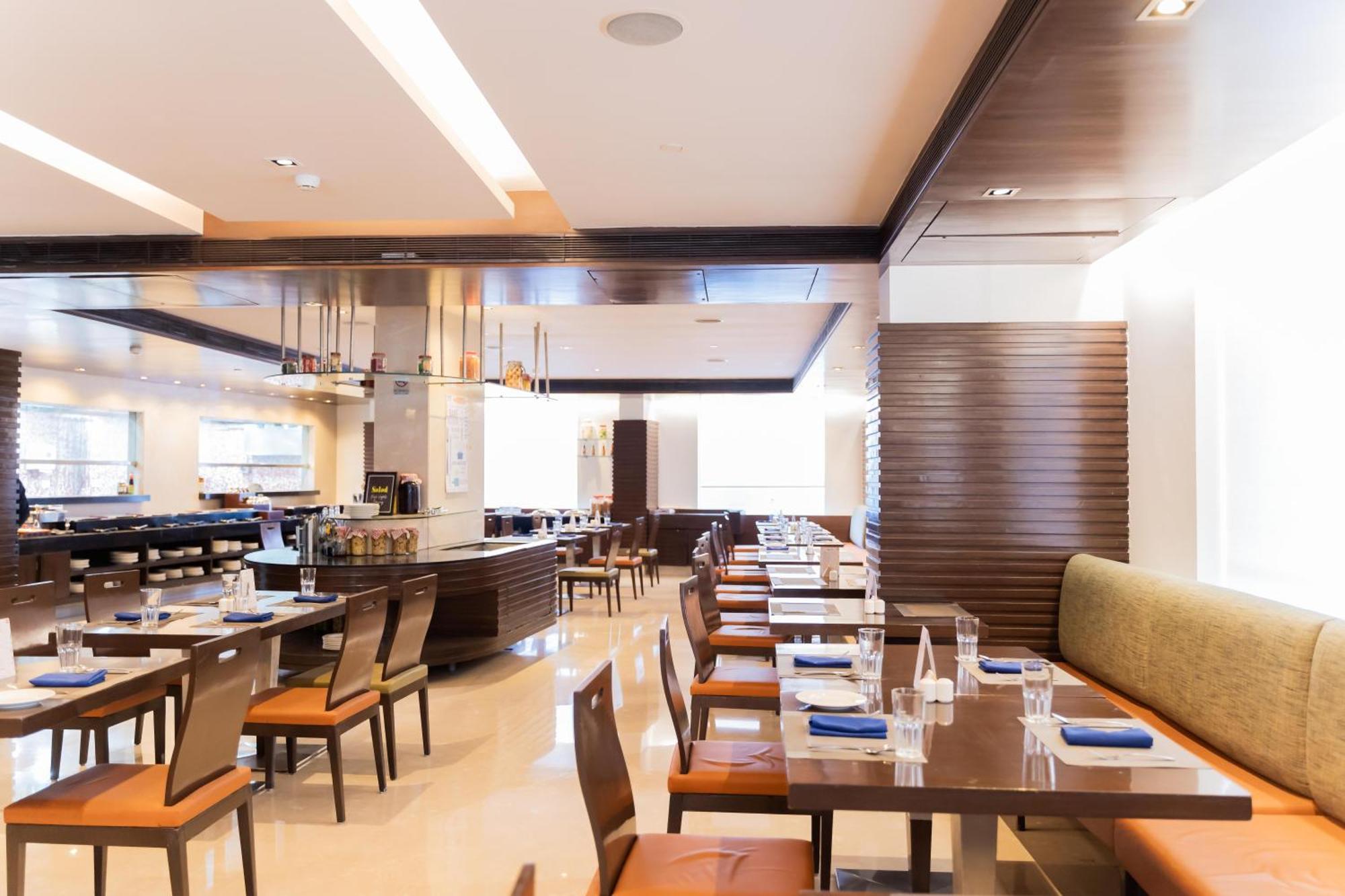 Four Points By Sheraton Ahmedabad Eksteriør bilde