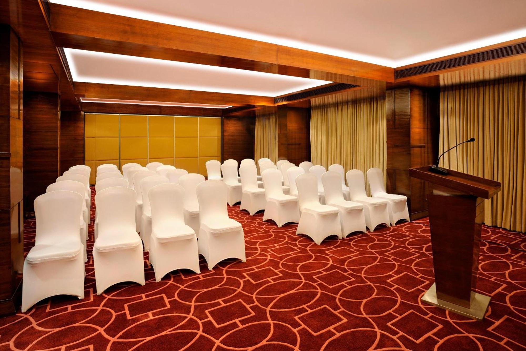 Four Points By Sheraton Ahmedabad Eksteriør bilde