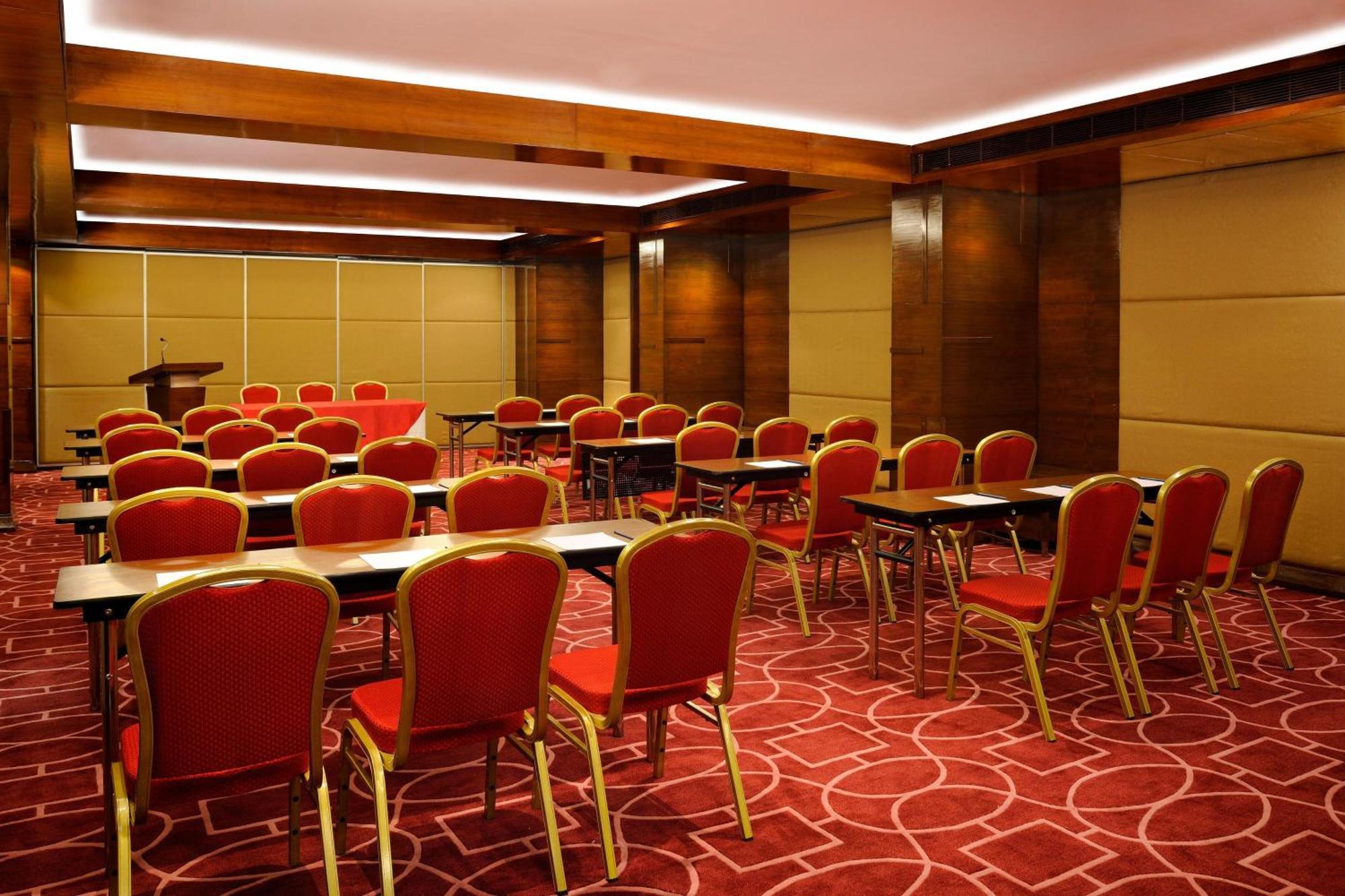 Four Points By Sheraton Ahmedabad Eksteriør bilde