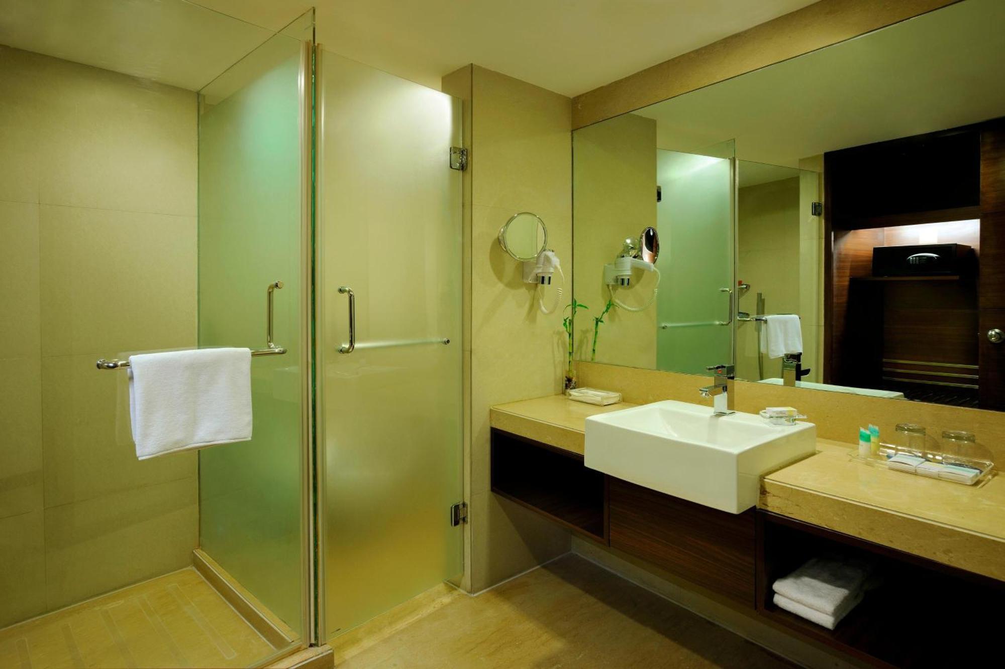 Four Points By Sheraton Ahmedabad Eksteriør bilde