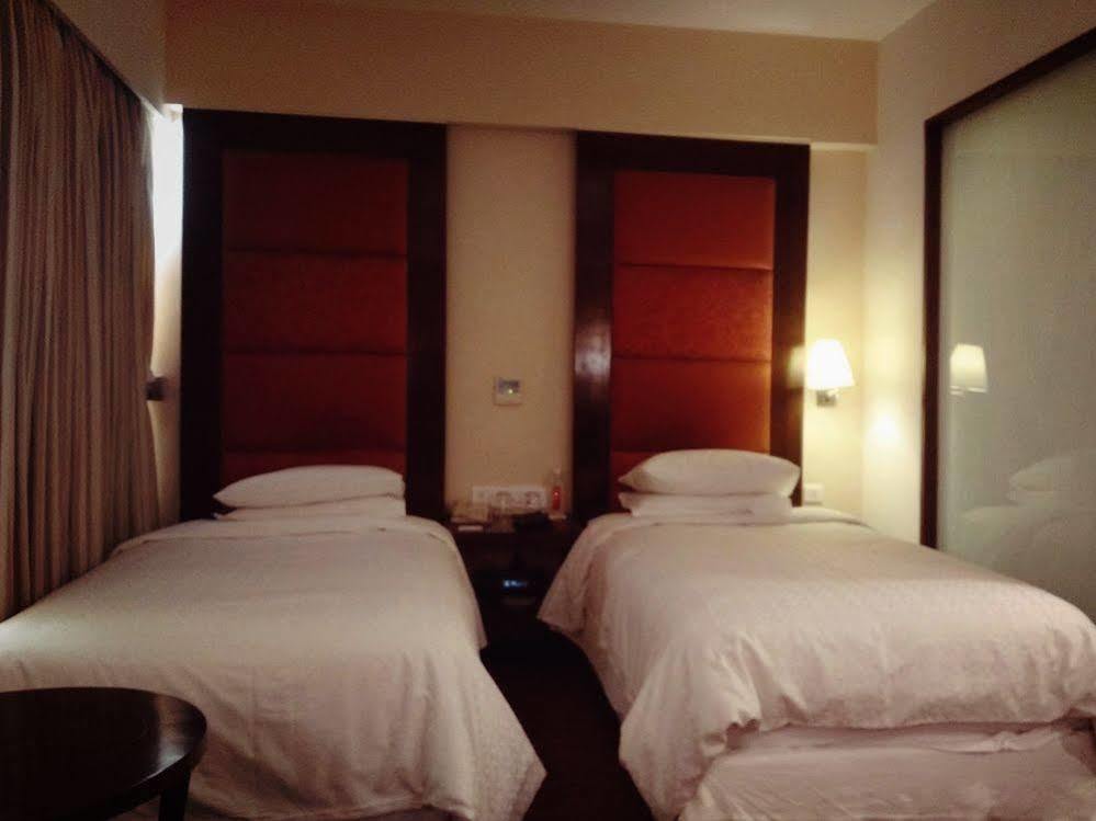 Four Points By Sheraton Ahmedabad Eksteriør bilde